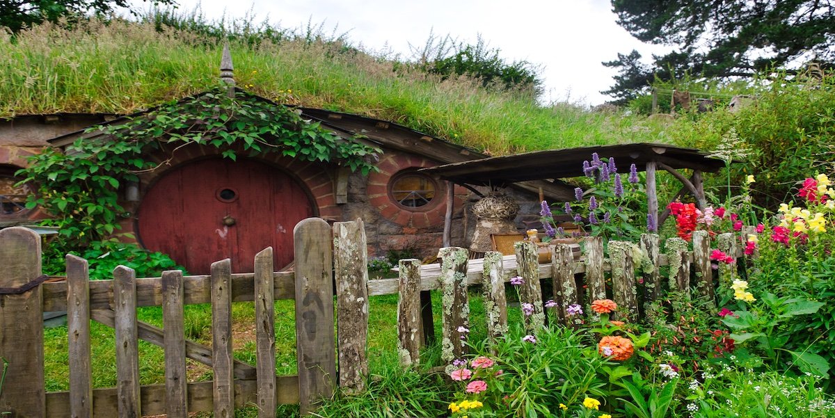 1 Wonderful Must-Do Tour of Hobbiton, New Zealand